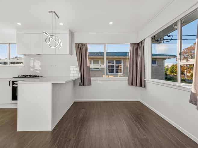 14 Mckean Avenue, Manurewa