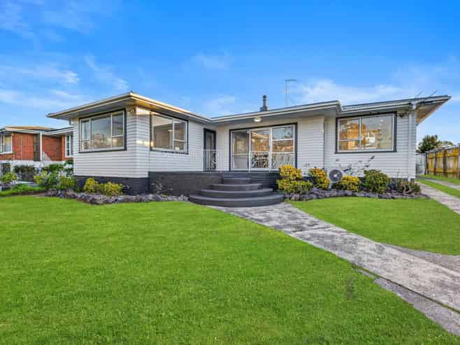 14 Mckean Avenue, Manurewa