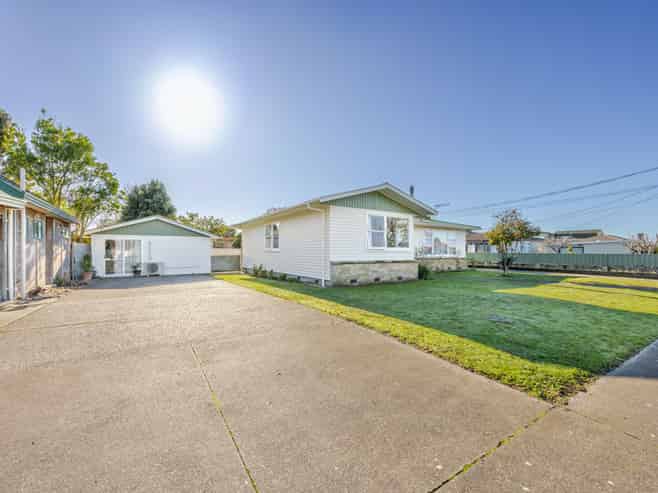 18 Howard Road, Taradale