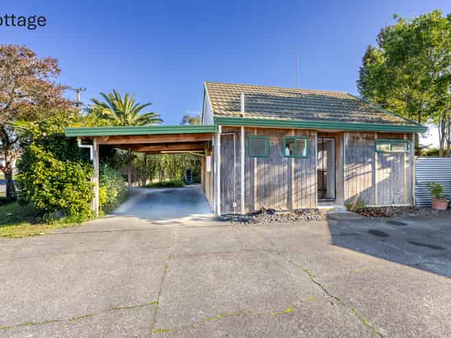 18 Howard Road, Taradale