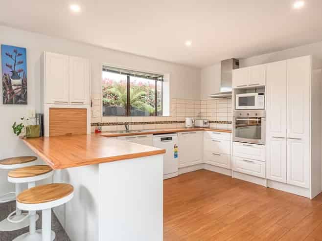 18 Lowry Avenue, Redwood