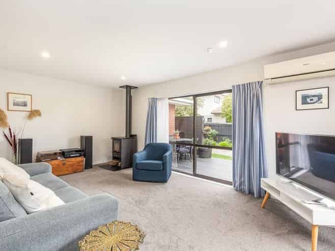 18 Lowry Avenue, Redwood