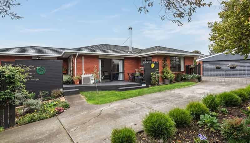 18 Lowry Avenue, Redwood