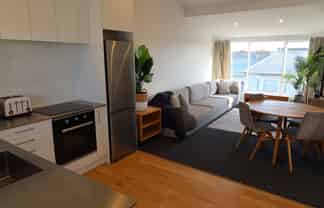 5/118 Office Road, Merivale