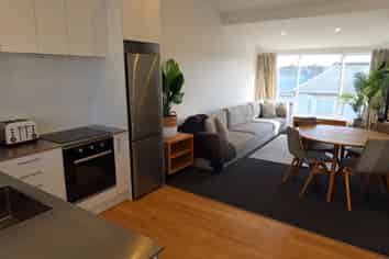 5/118 Office Road, Merivale