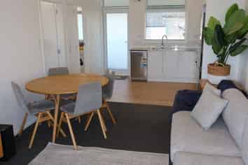 5/118 Office Road, Merivale