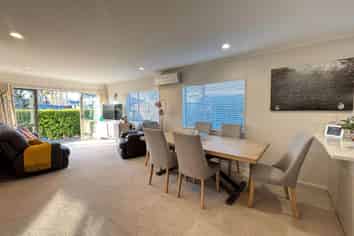 25/1 Piriti Drive, Te Atatu Peninsula