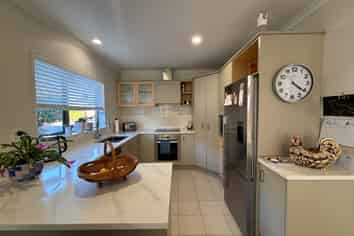 25/1 Piriti Drive, Te Atatu Peninsula