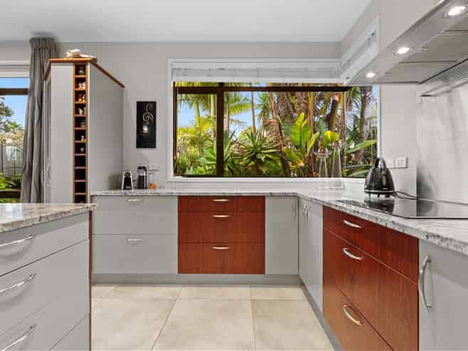 2 Driftwood Drive, Red Beach