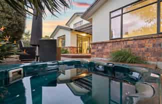 2 Driftwood Drive, Red Beach