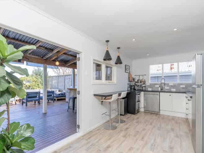62 First Avenue, Kingsland