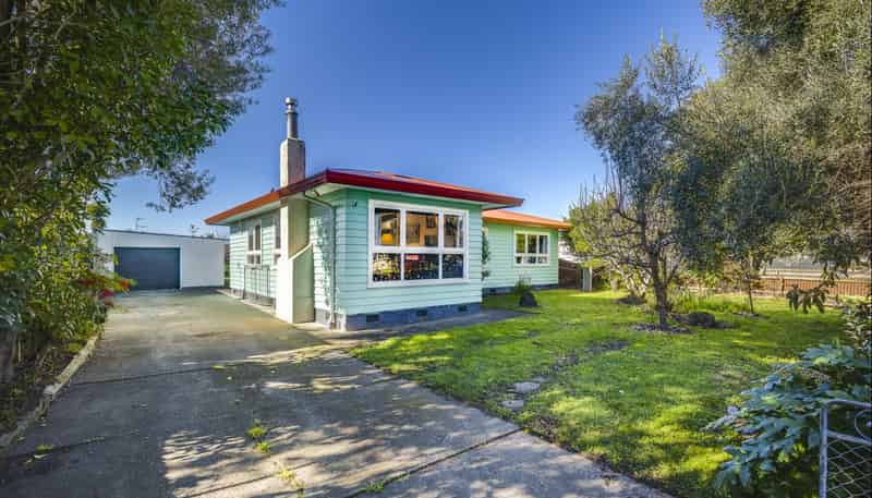 11 Downing Avenue, Pirimai