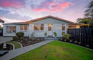 15 Denniston Crescent, Redwood