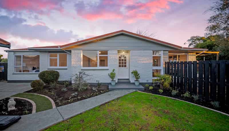 15 Denniston Crescent, Redwood