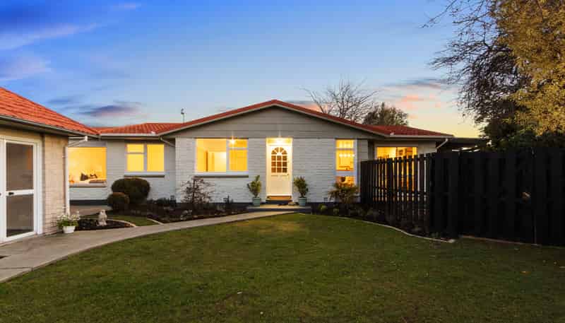 15 Denniston Crescent, Redwood