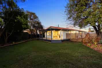 15 Denniston Crescent, Redwood