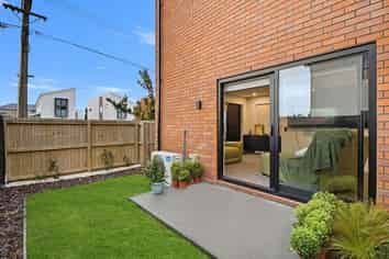 1/452 Gloucester Street, Linwood