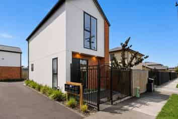 1/452 Gloucester Street, Linwood