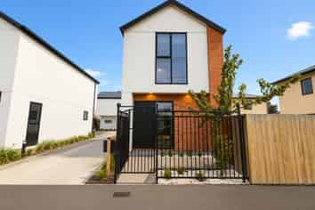 1/452 Gloucester Street, Linwood