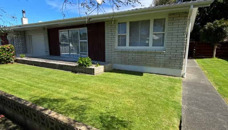 14 Katene Street, West End
