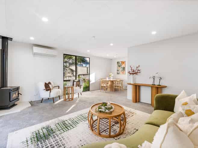 2/11 Cyril Crescent, West Harbour