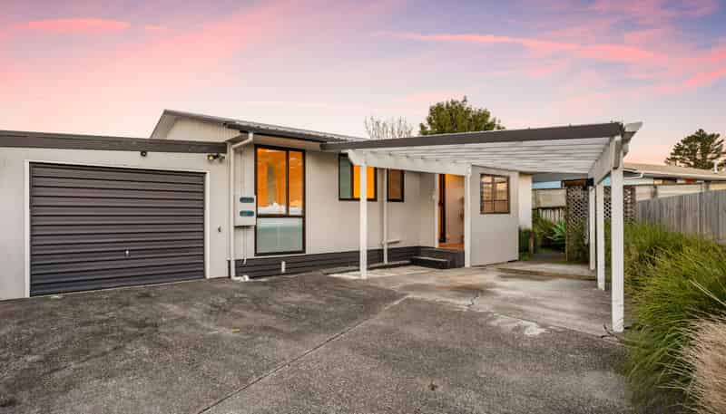 2/11 Cyril Crescent, West Harbour