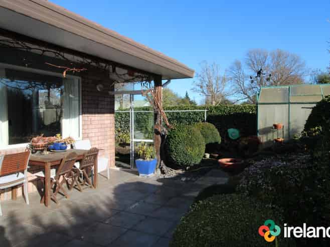 2 Canberra Place , Redwood