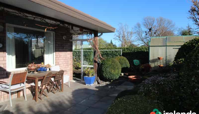 2 Canberra Place , Redwood