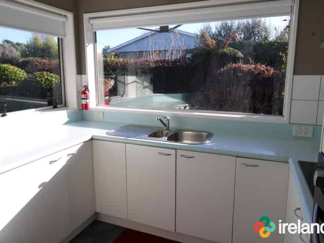 2 Canberra Place , Redwood