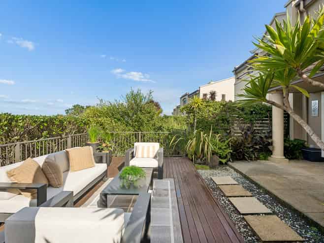 15 Valdena Avenue, Albany