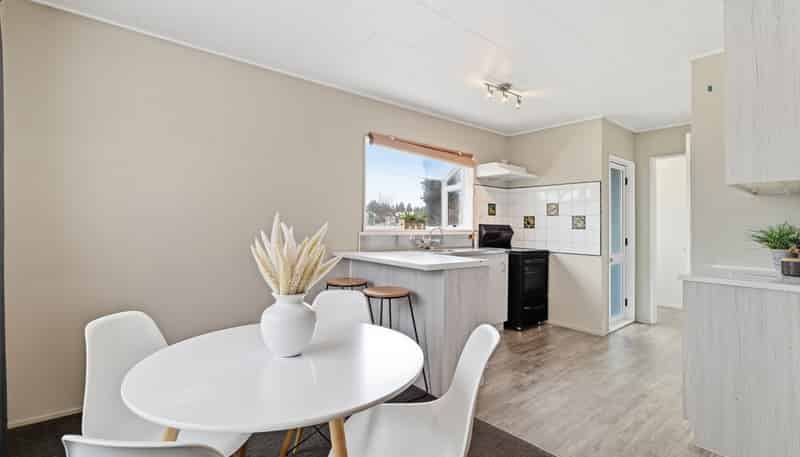 13A Michael Place, Mangakakahi