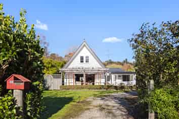 25 Massey Road, Mangapapa