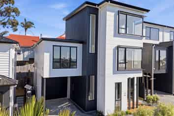 2/8 Park Rise, Campbells Bay