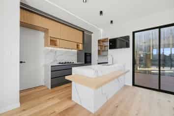 2/8 Park Rise, Campbells Bay