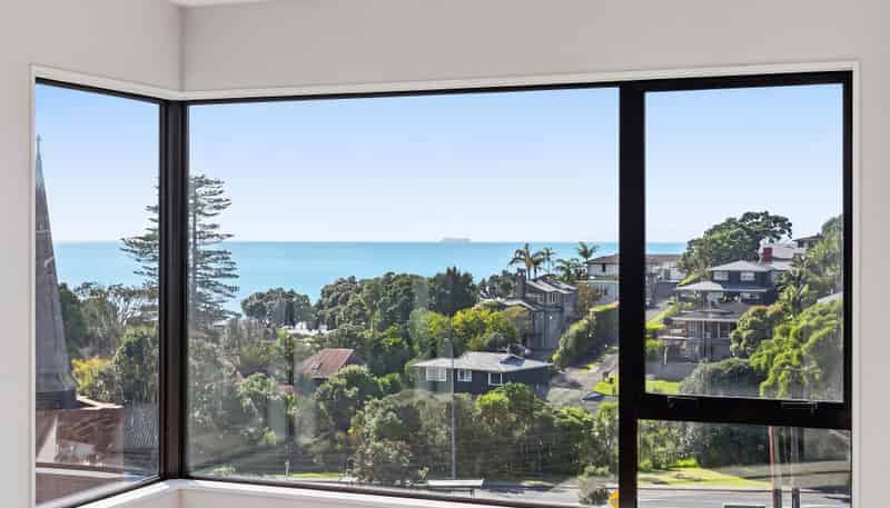 2/8 Park Rise, Campbells Bay