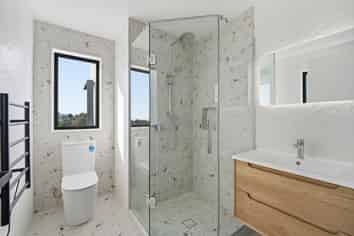 2/8 Park Rise, Campbells Bay