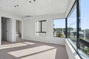 2/8 Park Rise, Campbells Bay