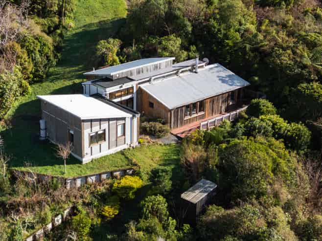 12 Alanbrooke Place, Karori