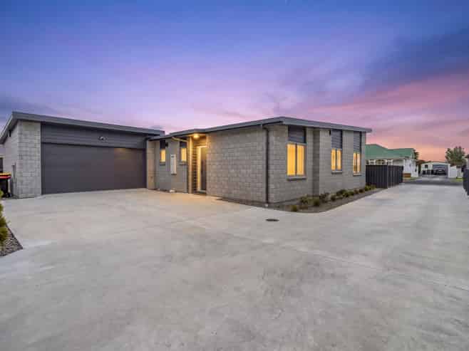 67 Robertson Street, Richmond