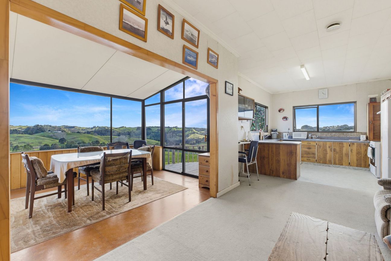 Country Charm with Productive Land - Vista 4