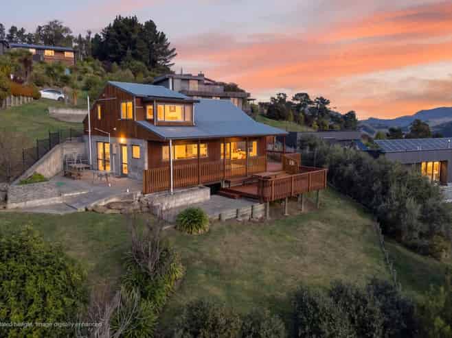 6 Doris Faigan Lane, Charteris Bay