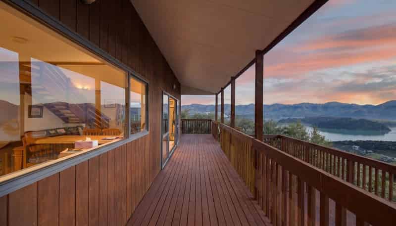6 Doris Faigan Lane, Charteris Bay