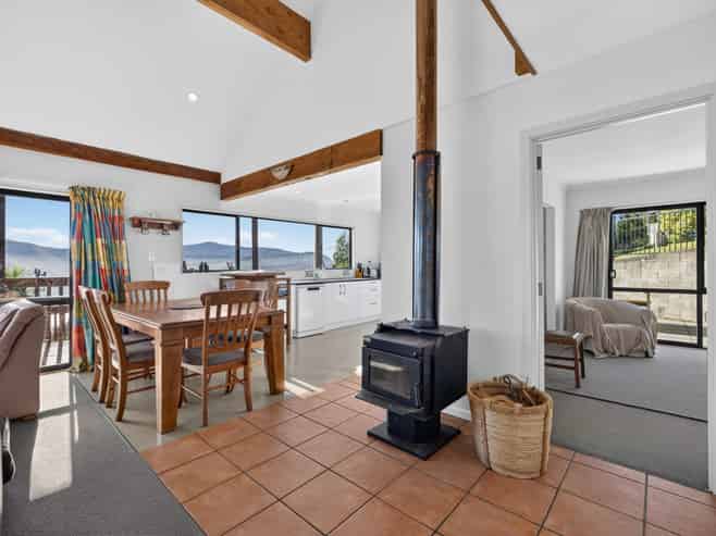 6 Doris Faigan Lane, Charteris Bay