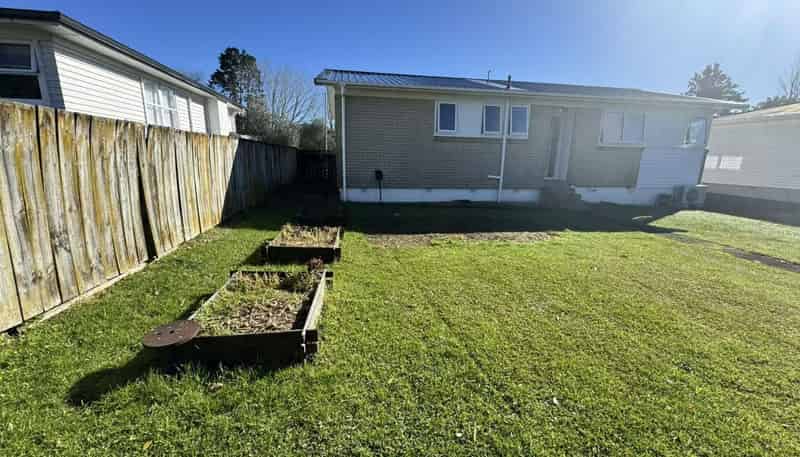 80 Riverpark Crescent, Henderson