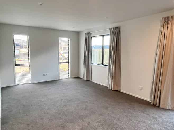 10 McCahon Lane, Rolleston