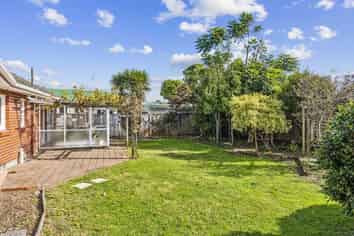 6 Walton Avenue, Waikanae