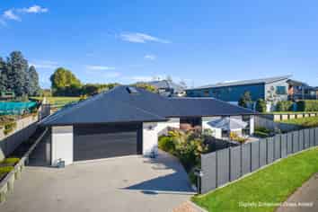 19 Grove Avenue, Weston