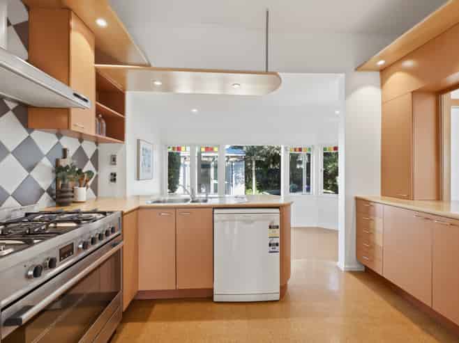 10 Riro Street, Point Chevalier