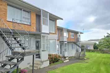 8/14 Seaview Terrace, Mount Albert