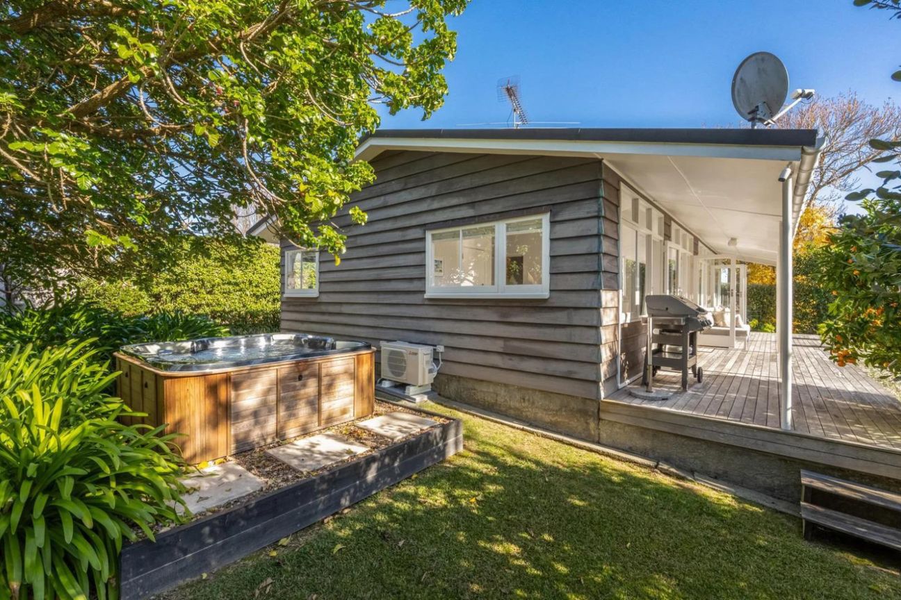 Charming 2-Bedroom Home in Sought-After Mellons Bay - Aanzicht 5